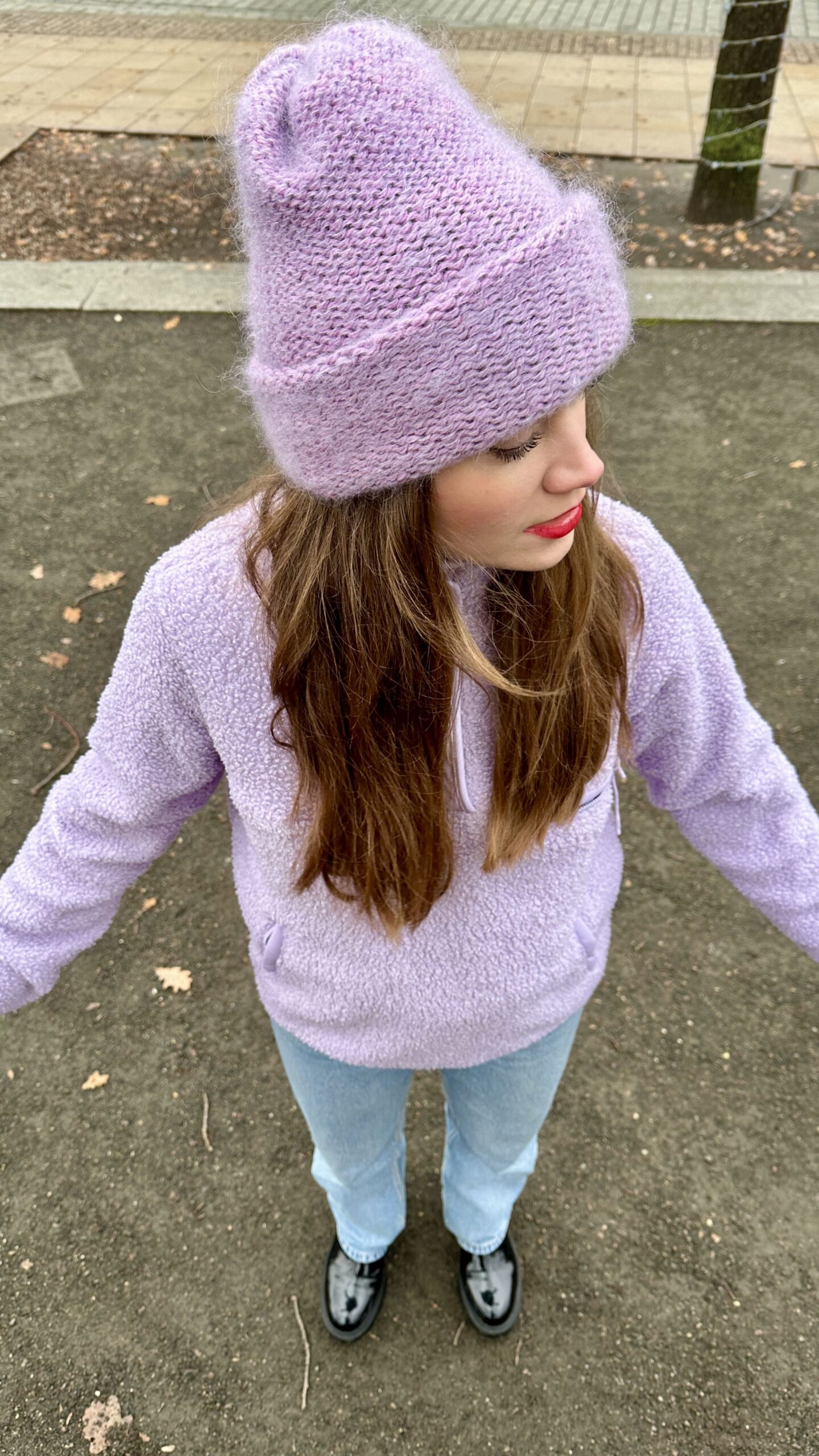 Moherowa fioletowo różowa czapka - obrazek 2